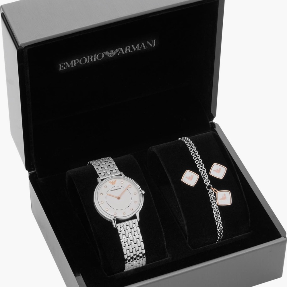 Emporio Armani
Two-Hand Bracelet Watch, 32mm Bracelet & Earrings
Set